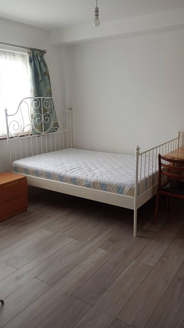 Fully furnished Large room  Main Photo