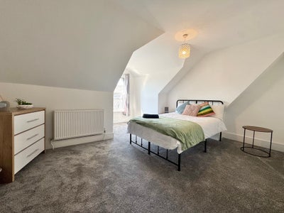 Spacious Double EnSuite in Chatham  Main Photo