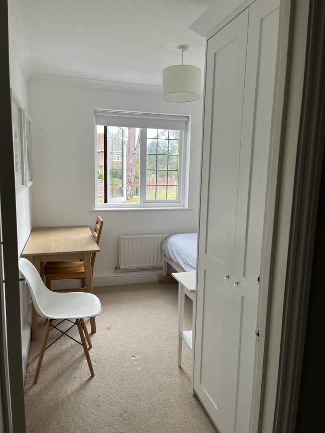 Single room, close to station, sole use kitchen Main Photo