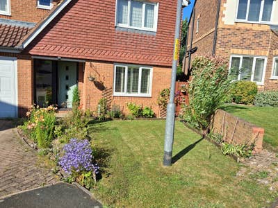 Large double en-suite, free use of BBQ hut and gym Main Photo
