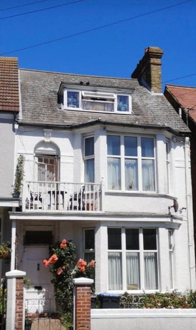 ...One Double room in a lovely Victorian house...  Main Photo