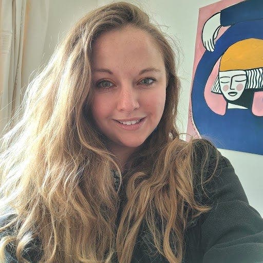 I'm Beth, I'm 33 and work in interior design ... Main Photo