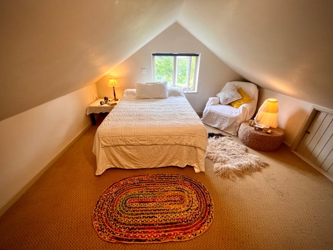 Beautiful self contained space overlooking orchard Main Photo