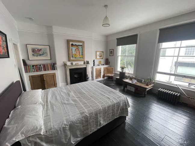 Large Main Bedroom with En-suite Main Photo