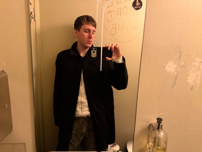 Looking for a double room 🤠 Main Photo