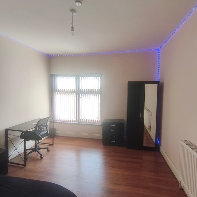 High Quality Double Room B29, All Bills Included Main Photo