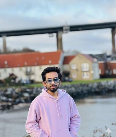 Student Male seeks a single or double room Main Photo