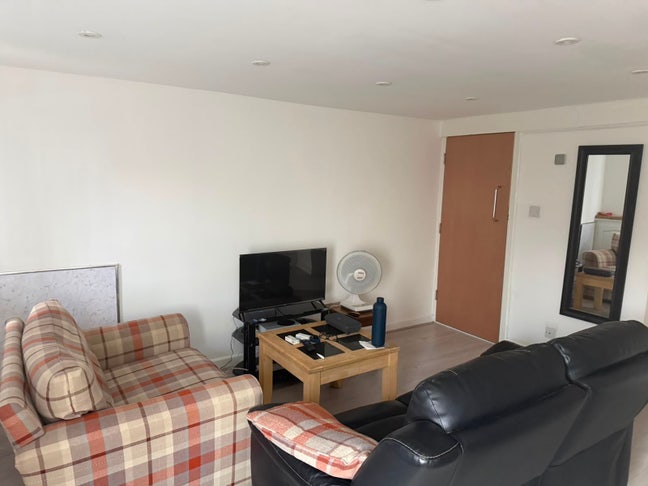 B76 Coleshill Rooms Available. Benefits Accepted Main Photo
