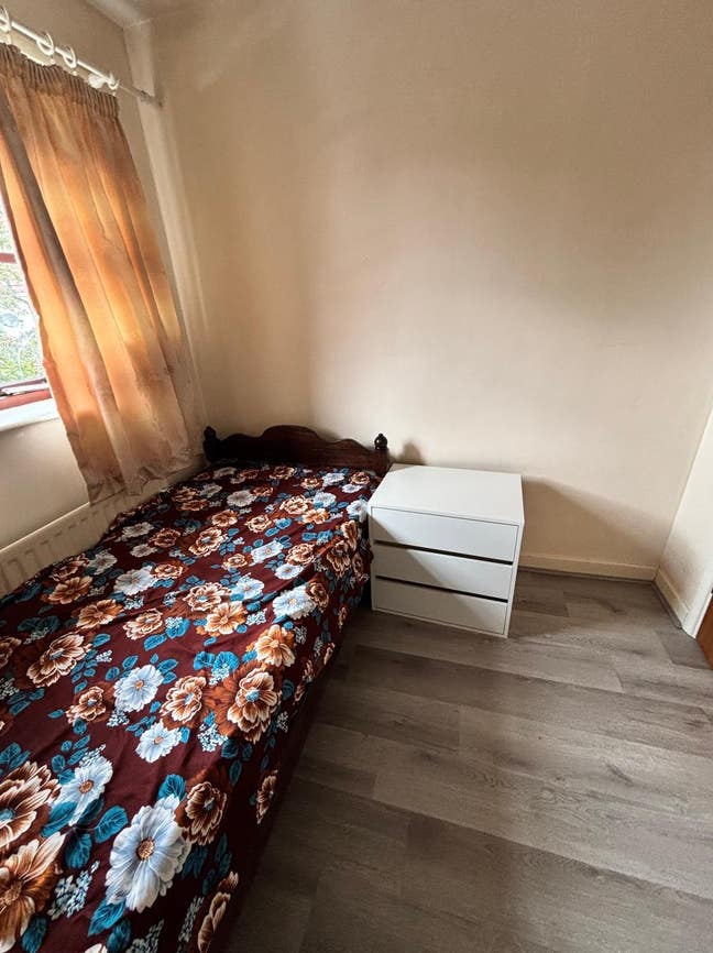 Single room Main Photo