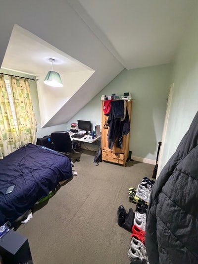 Bedroom to rent Main Photo