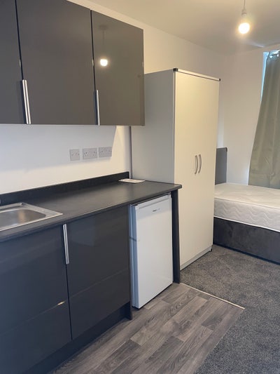 ✨ Spacious Double En-Suite Studio-Style Room – All Main Photo