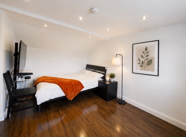 Large double with own bathroom I Top floor I Frien Main Photo