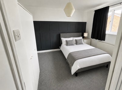 Spacious Double Room in Modern House  Main Photo
