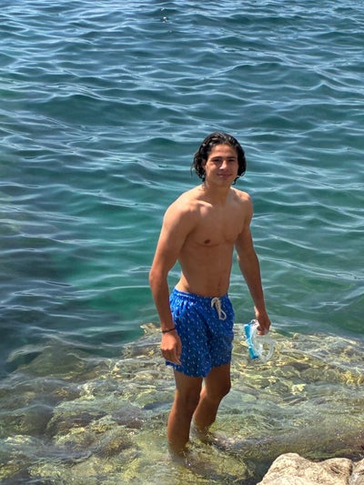 I am a male student aged 19. I am looking for... Main Photo