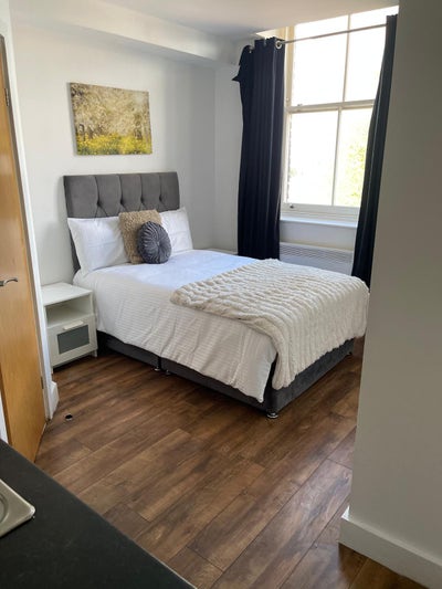 2 rooms to rent in a 3 bed Terrace house Main Photo