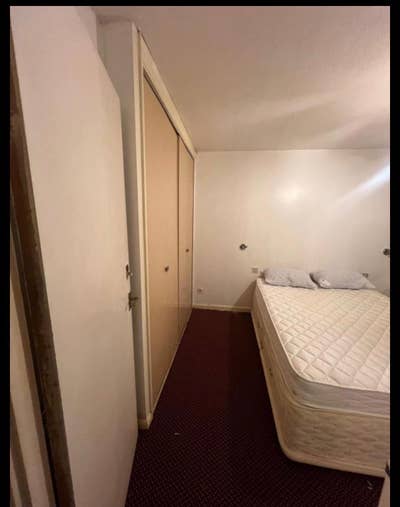 1 single/Double room fully furnished room availabl Main Photo