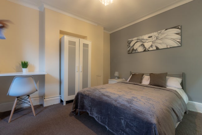 🏡Double Rooms |All Bills Included | Near Station Main Photo