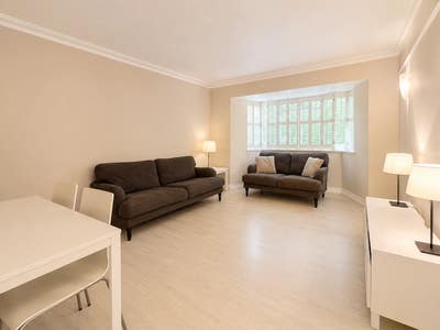 Fab 4 Bed Flat in Leigham Hall Streatham High Road Main Photo