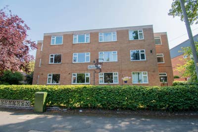 Lovely Double Room avl in Knighton/Stoneygate Area Main Photo