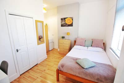 Stunning Double Room - Available to let  Main Photo