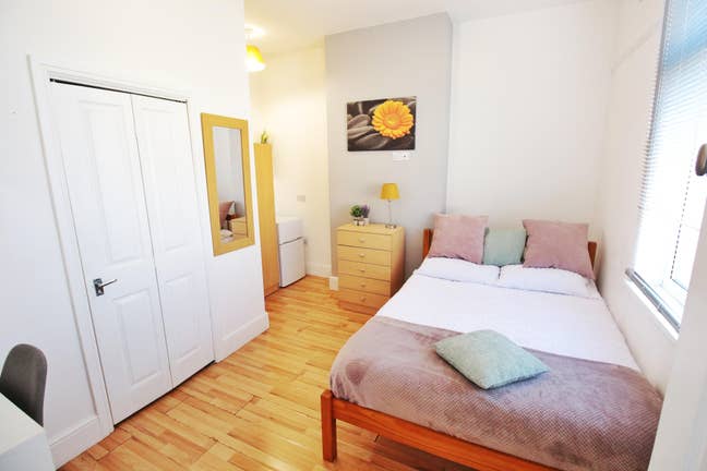 Stunning Double Room - Available to let  Main Photo