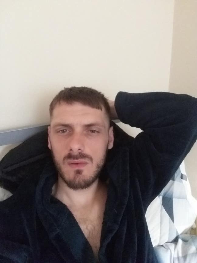 32 year old Male seeks a single or double room Main Photo