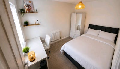 Professional or Academic Lodger Needed! NN7 Main Photo