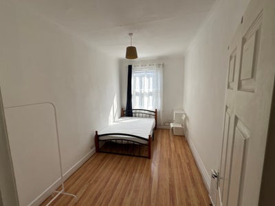 3 room flat London NW Zone 2 Main Photo