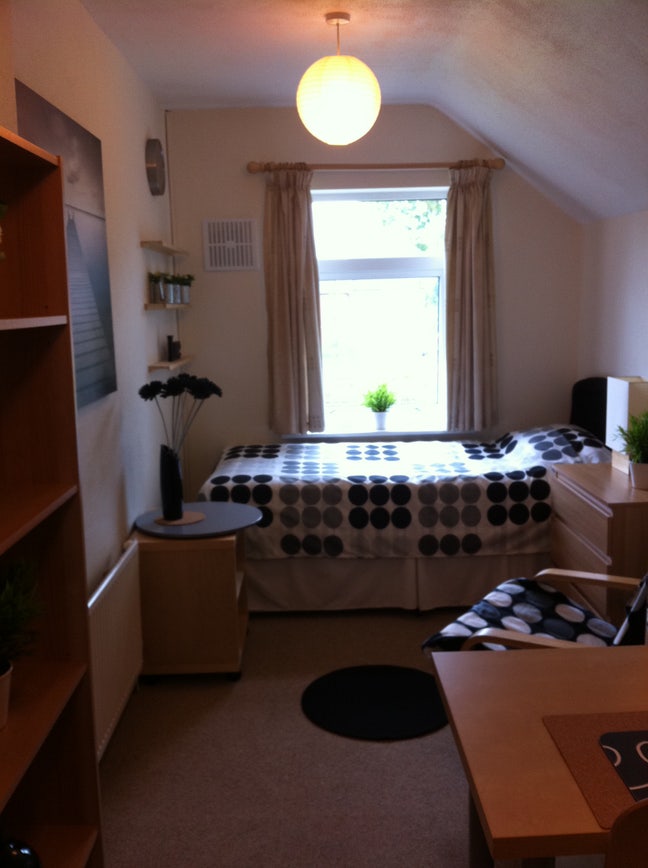 Quiet House Close to HPC Bus Stop /Station Taunton Main Photo