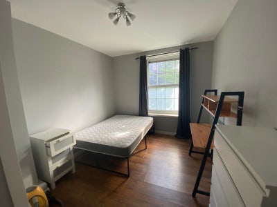 Room Available 1 July (Stockwell/Nine Elms) Main Photo