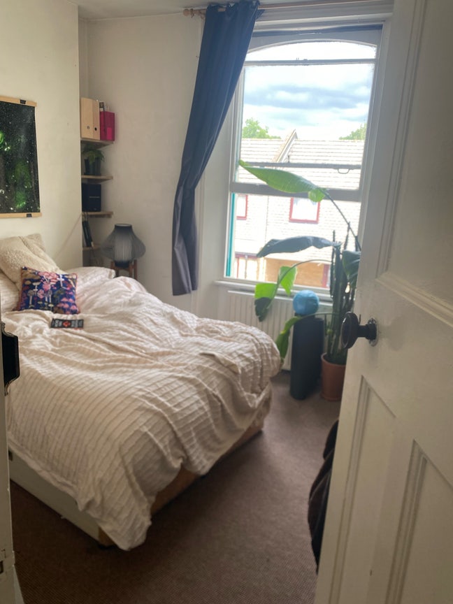 Double room in Bethnal Green 800pcm inc bills Main Photo