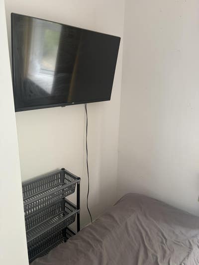 Hi I got one single and one double rooms for rent  Main Photo