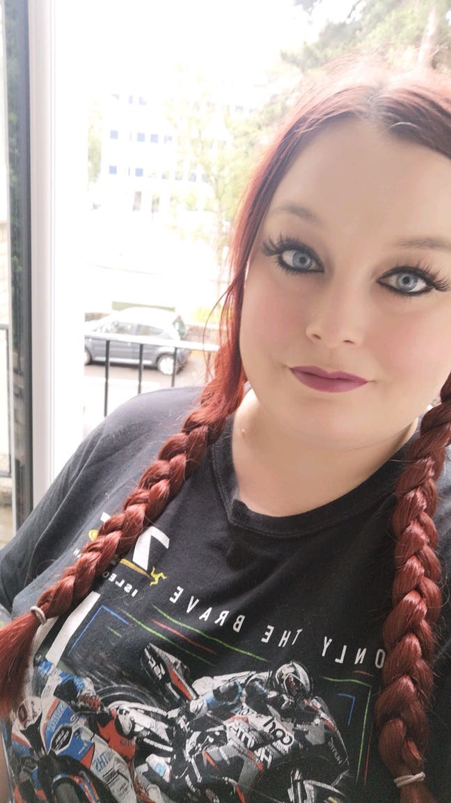 Professional female Main Photo