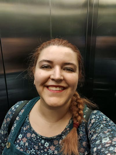33 y.o. female; Studio / House sharing with 1 only Main Photo