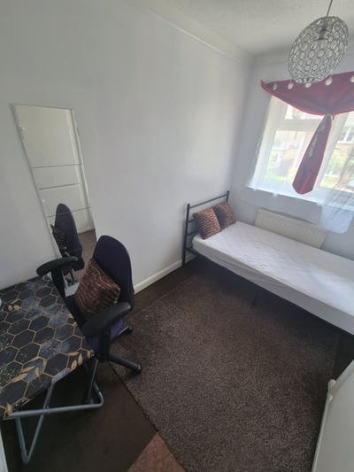 Single Room for renting in Slough Main Photo