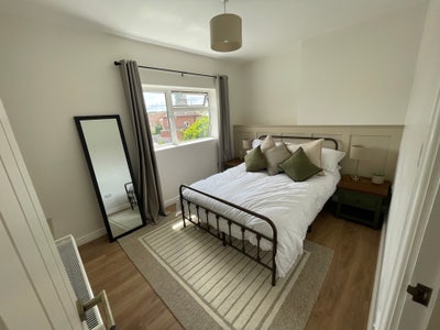 2 Rooms Available! Main Photo