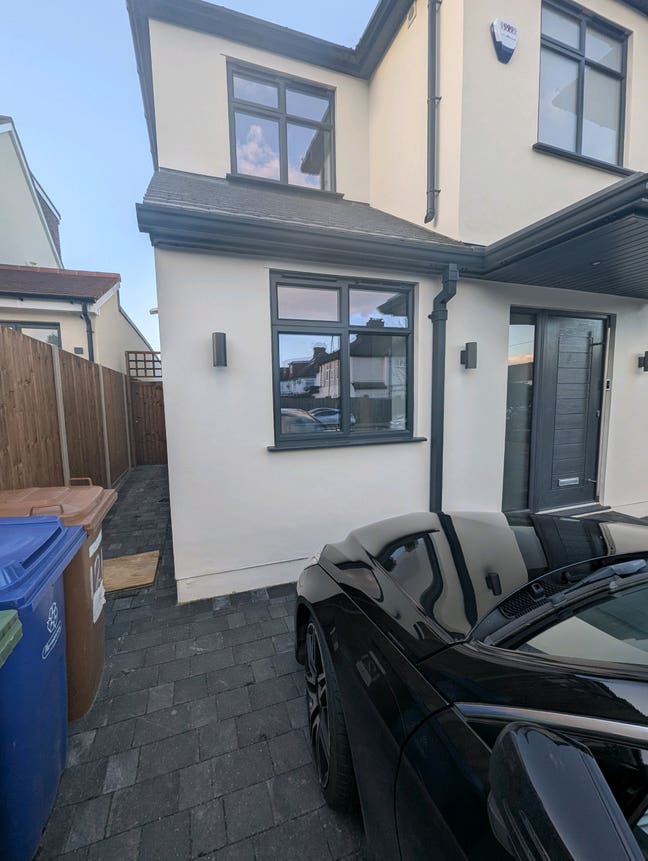 Furnished Studio Flat, Edgware  Main Photo