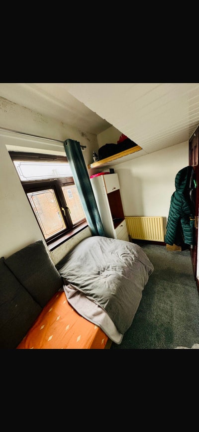 Single room available for rent  Main Photo