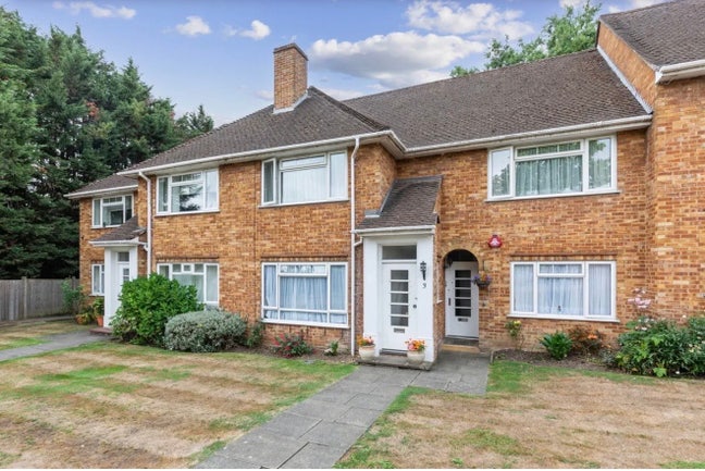 Beautiful quiet double, Next to Stanmore Tube  Main Photo
