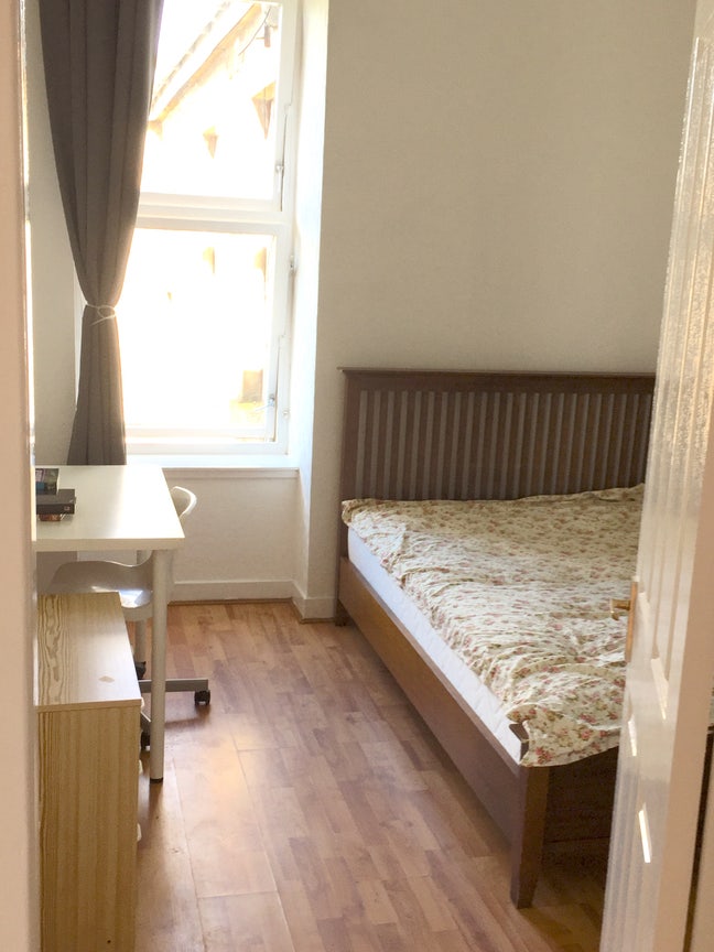 Room in West End Student Flat by Kelvingrove Park Main Photo