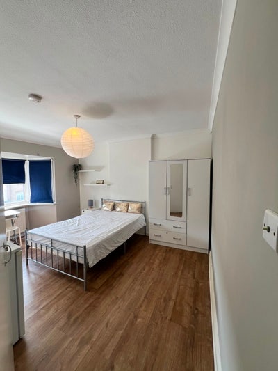 Room for rent, now available Nw2 Main Photo