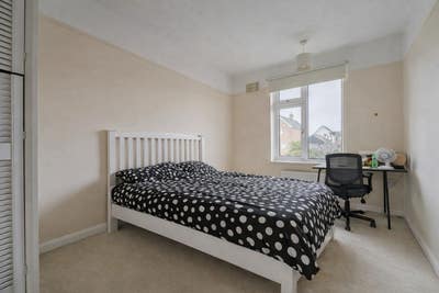 Stunning Double Room Near City Centre Main Photo