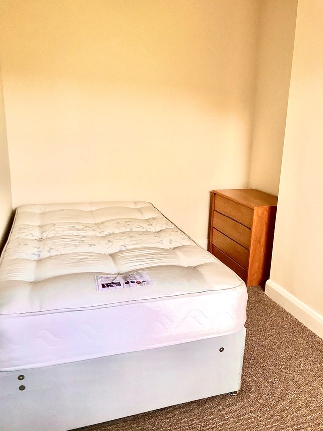 Bright double room - Bills inc.  Main Photo