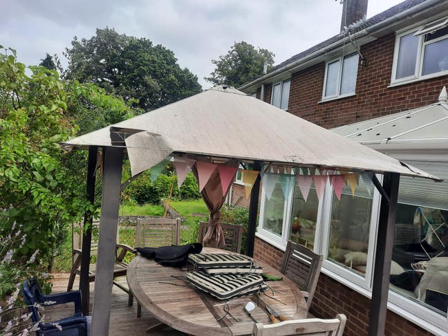 Large quiet double room to rent in Farnborough Main Photo