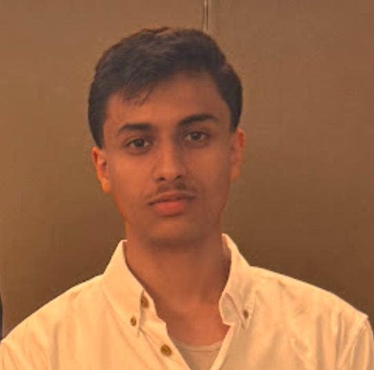 Student Seeking Single Room in Academic Home Main Photo