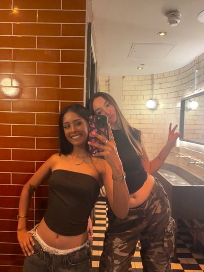 Looking for 2 rooms in a sociable house 💞 Main Photo