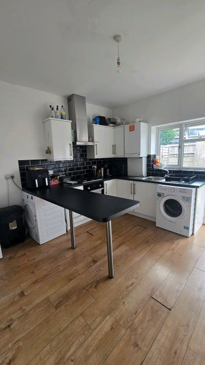 Double room to rent Main Photo