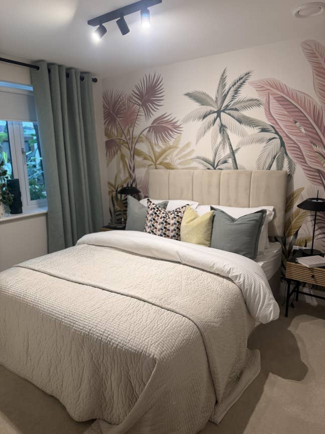 1 Bedroom Flat / Horlicks Quarter / Slough SL1 Main Photo