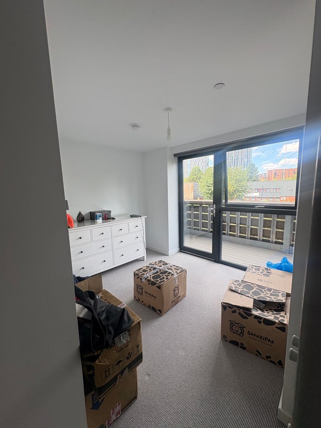 Part furnished double En suite  Main Photo