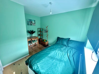 Lovely double room in modern house-ALL BILLS inc Main Photo